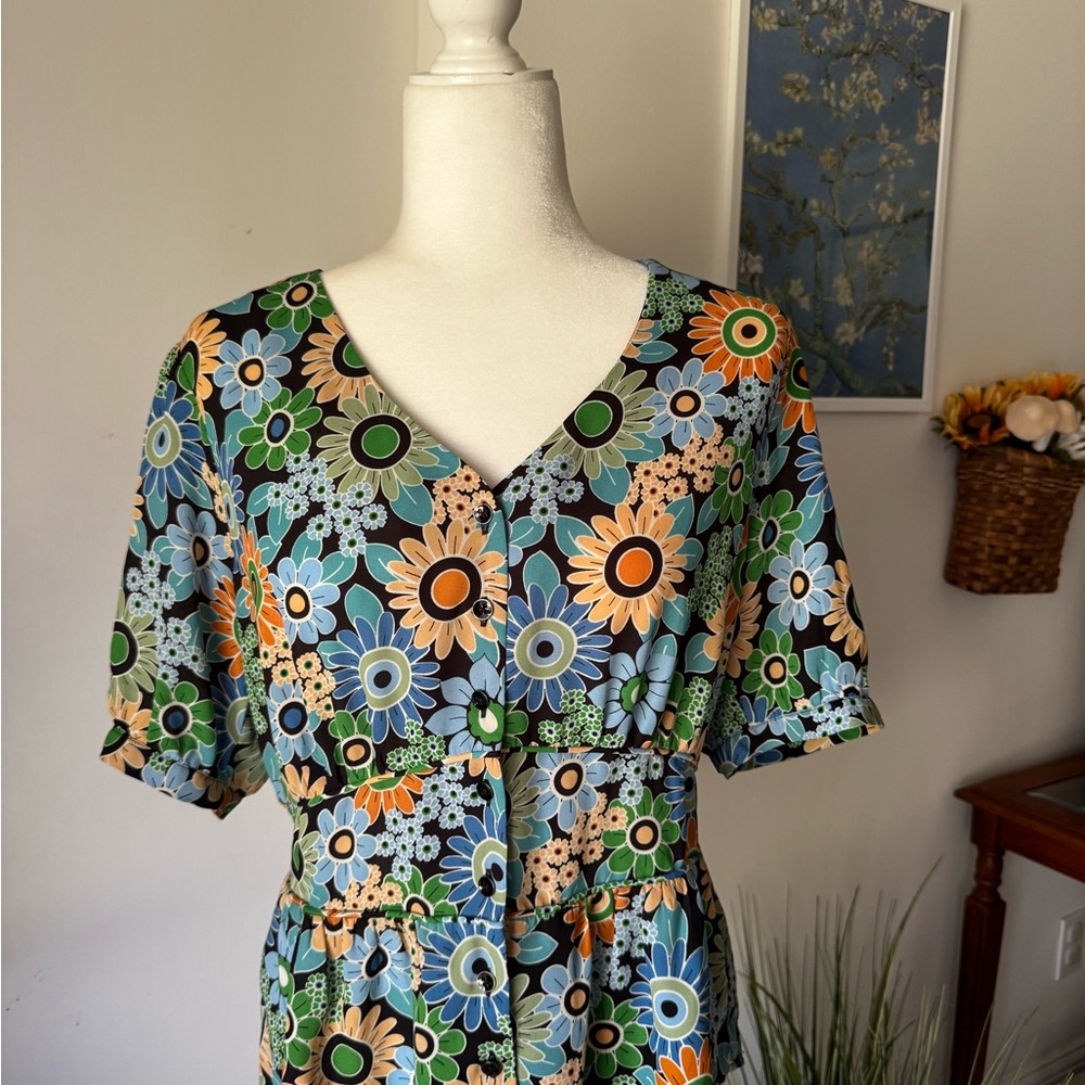 CAbi Floral Button-Up Top